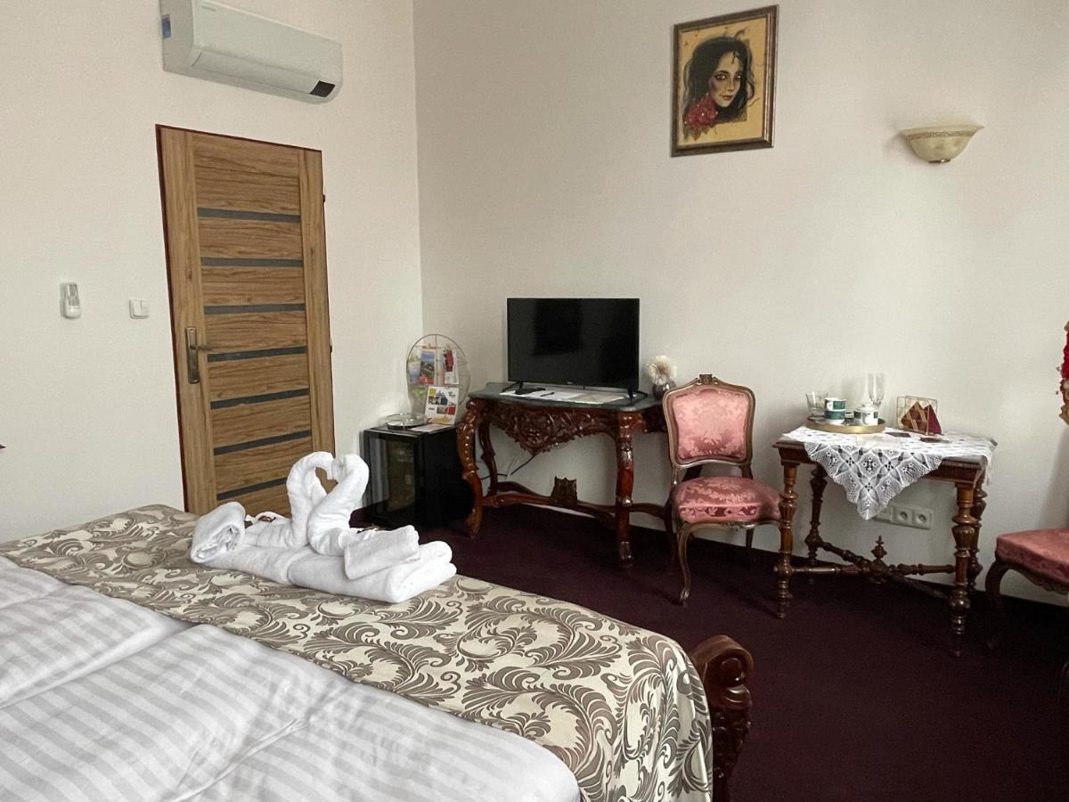 Penzion Deloris Trenčín Εξωτερικό φωτογραφία