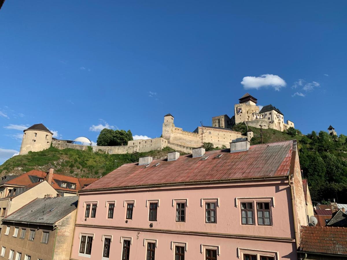 Penzion Deloris Trenčín Εξωτερικό φωτογραφία