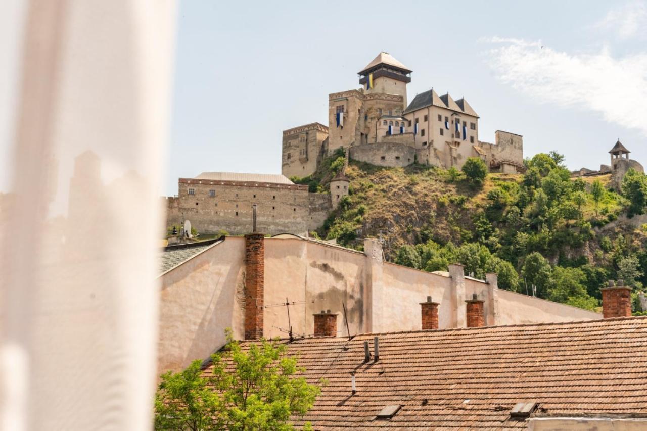 Penzion Deloris Trenčín Εξωτερικό φωτογραφία